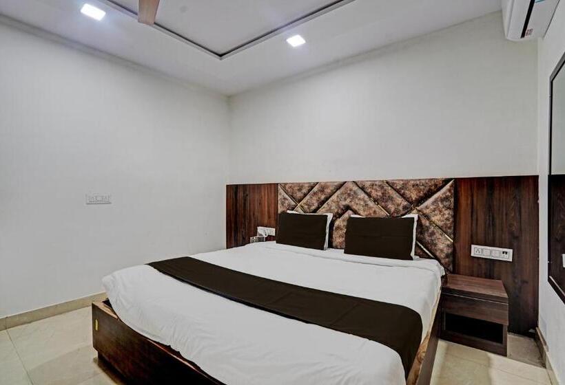 Triple Classic Room, Fabhotel Vishal Palace