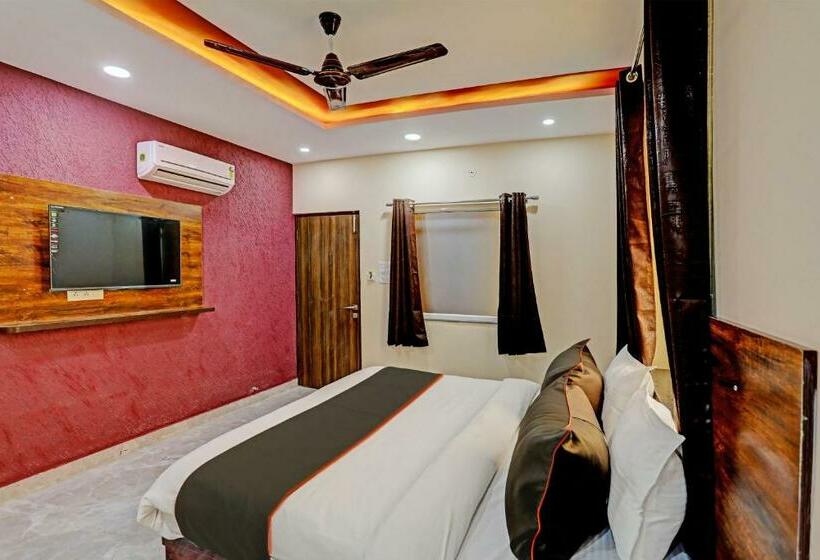 Quarto Triplo Clássico, Fabhotel Dream Inn