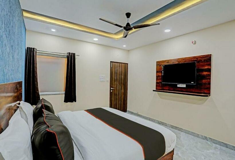 Quarto Triplo Clássico, Fabhotel Dream Inn