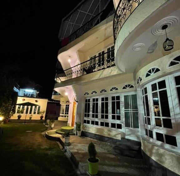 Номер Стандарт Вид на Озеро, Heritage Rose Inn