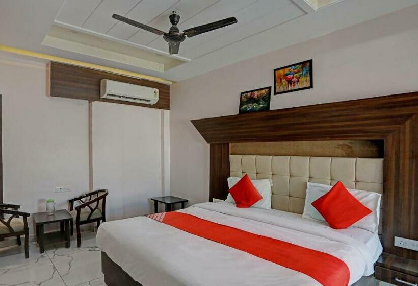 Quarto Triplo Clássico, Oyo Flagship Hotel Kashi
