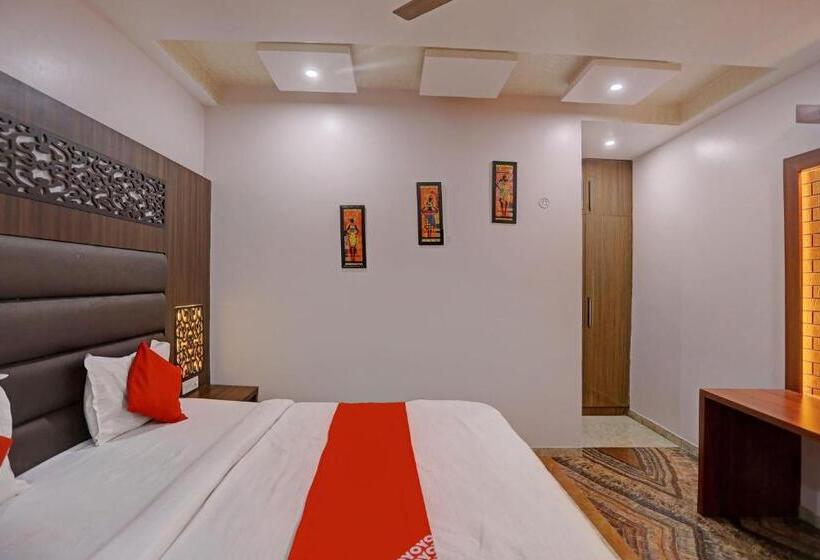 Quarto Triplo Clássico, Oyo Flagship Hotel Kashi