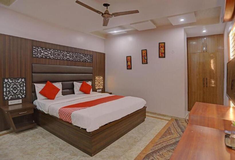 Quarto Triplo Clássico, Oyo Flagship Hotel Kashi