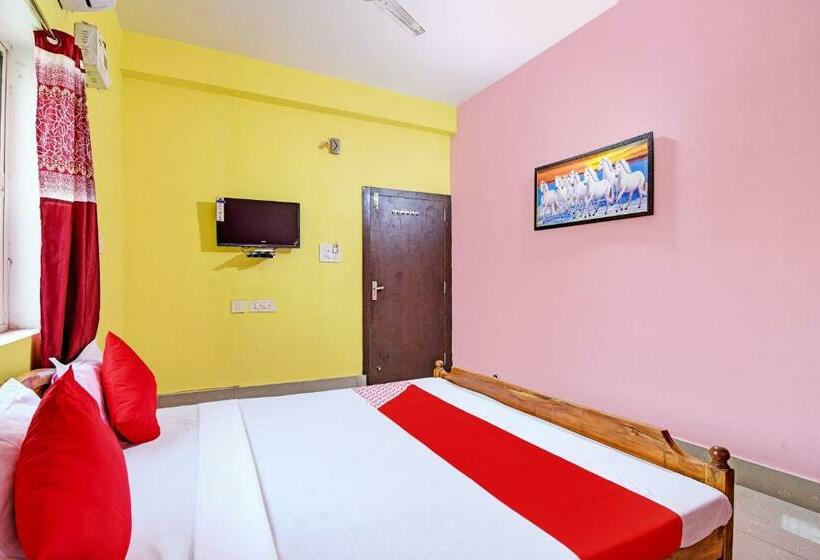 اتاق لوکس سه تخته, Oyo Flagship Hotel Utkal Grand