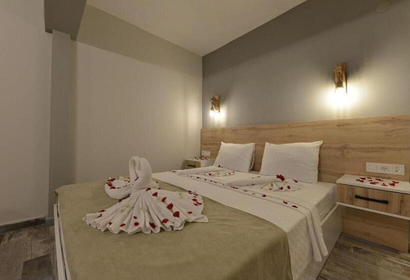 Номер Deluxe Вид на Море с Балконом, Trakheia Otel