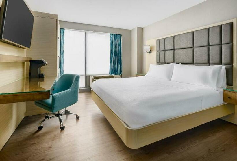 اتاق استاندارد با تخت بزرگ, Hilton Garden Inn New York Times Square North