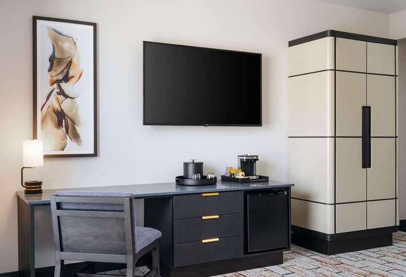 اتاق استاندارد با تخت بزرگ, Hilton Garden Inn New York Times Square North