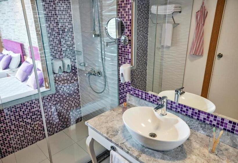 اتاق استاندارد, Tui Magic Life Jacaranda