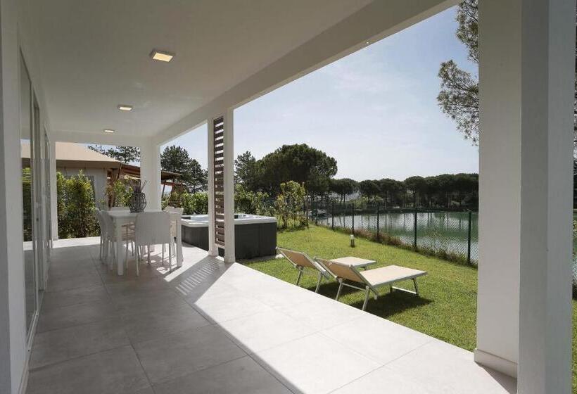 Вилла 2 Спальни, Villaggio La Pescaccia