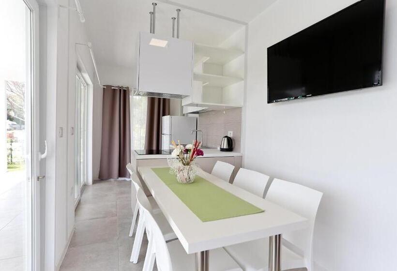 Вилла 2 Спальни, Villaggio La Pescaccia