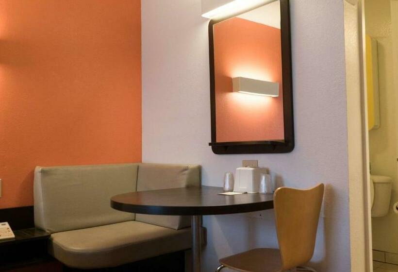 디럭스 4인 룸, Motel 6 Lafayette, In