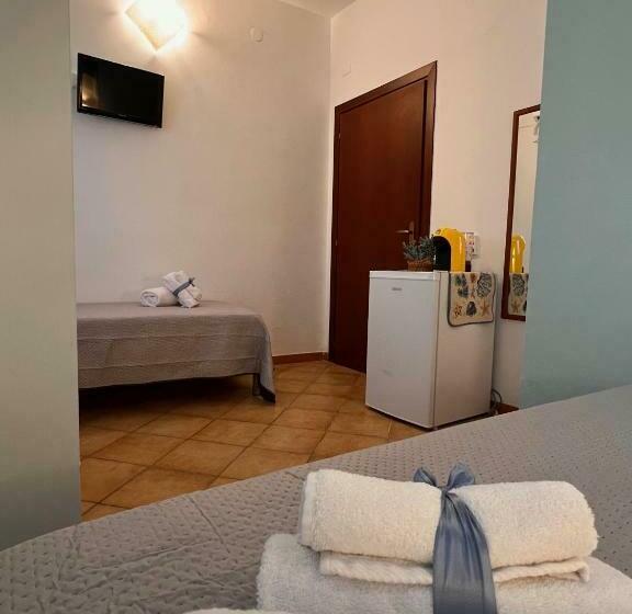 اتاق استاندارد سه نفره, Celeste Rooms
