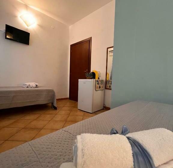 اتاق استاندارد سه نفره, Celeste Rooms