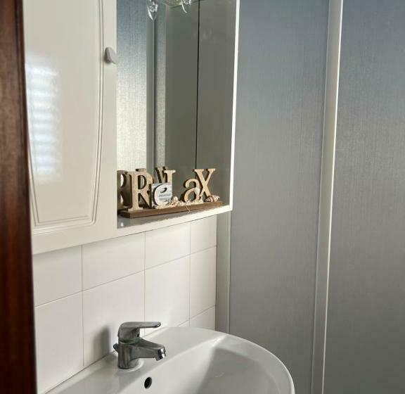 اتاق استاندارد چهار تخته, Celeste Rooms