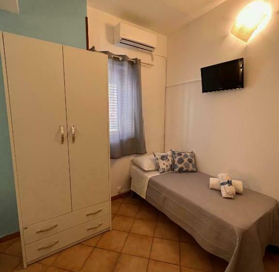 اتاق استاندارد سه نفره, Celeste Rooms