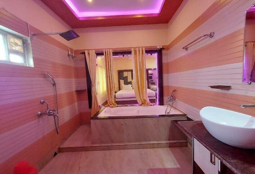 Семейный Номер Боковой Вид на Море, Sweet Dream Beach Resort !! 50 Mts From Beach ! Peaceful Room With Garden View Free Parking !!
