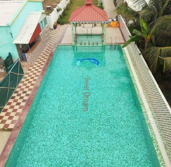 Трехместный Superior Вид на Море, Sweet Dream Beach Resort !! 50 Mts From Beach ! Peaceful Room With Garden View Free Parking !!
