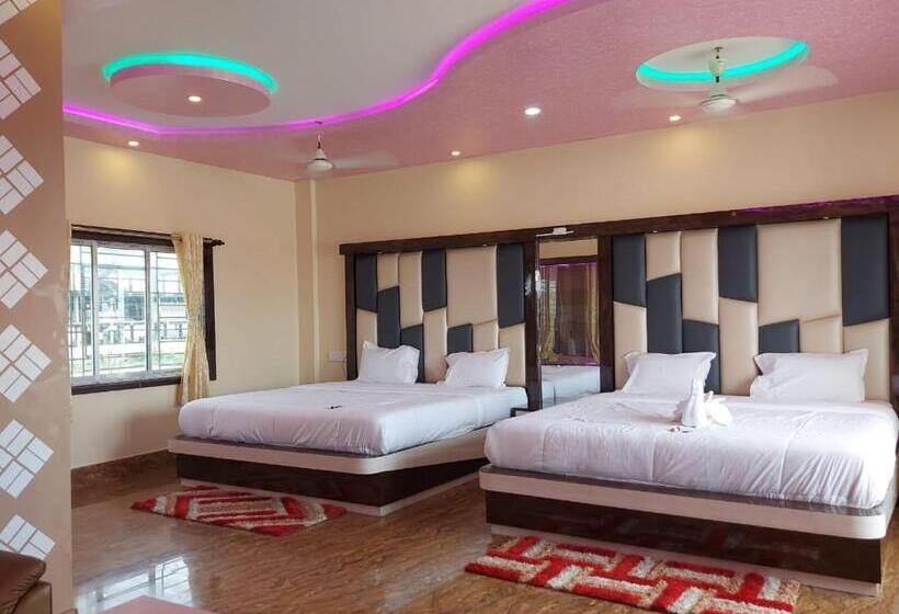 Семейный Номер Боковой Вид на Море, Sweet Dream Beach Resort !! 50 Mts From Beach ! Peaceful Room With Garden View Free Parking !!