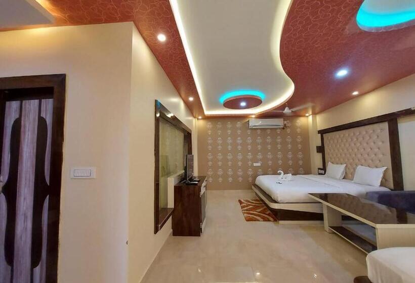 Трехместный Номер Стандарт Вид на Сад, Sweet Dream Beach Resort !! 50 Mts From Beach ! Peaceful Room With Garden View Free Parking !!