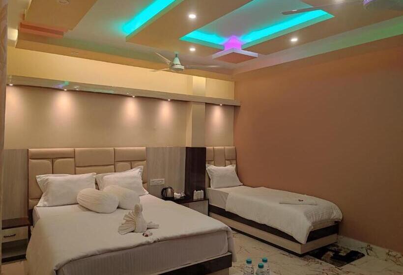 Трехместный Номер Стандарт Вид на Сад, Sweet Dream Beach Resort !! 50 Mts From Beach ! Peaceful Room With Garden View Free Parking !!