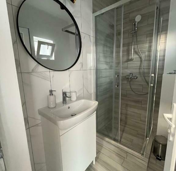 اتاق استاندارد, Maison 25