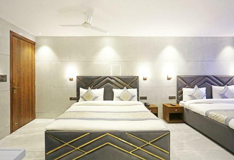 Suite Familiar, Frankstay By Hotel Preet In 05 Mints Walking Distance Nizamuddin Railway Station