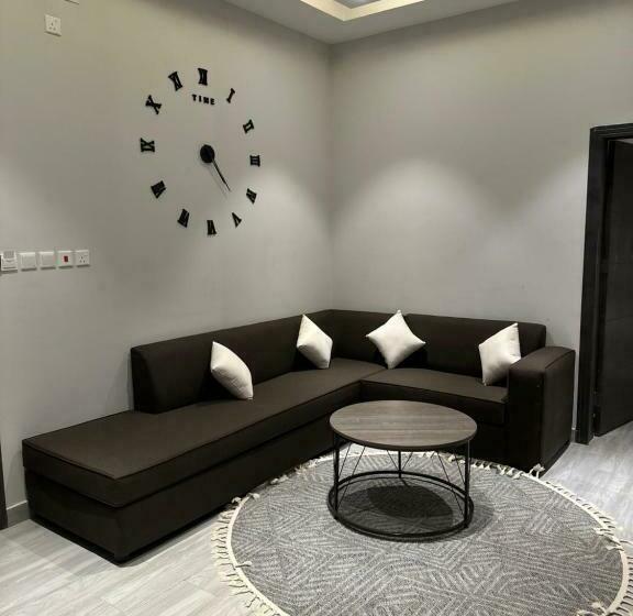 Люкс Кровать Кинг, Cast Home