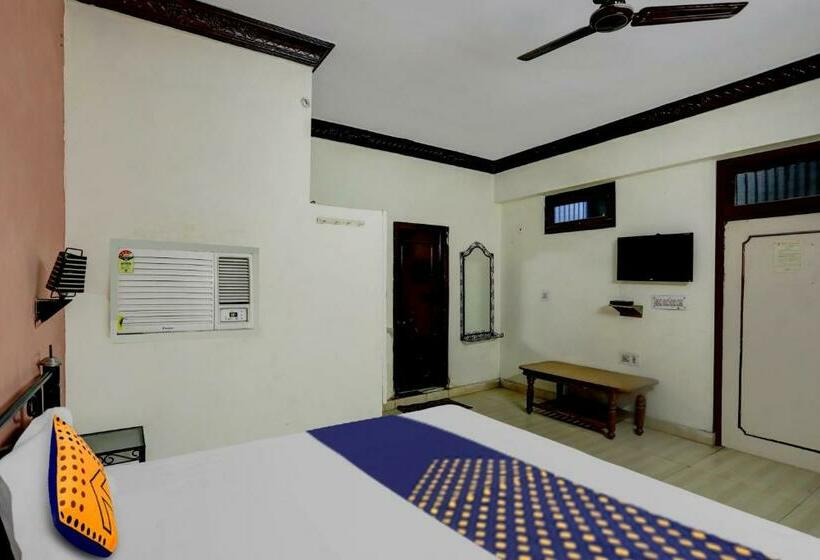 Трехместный Номер Классика, Spot On 81542 Hotel Aryavart