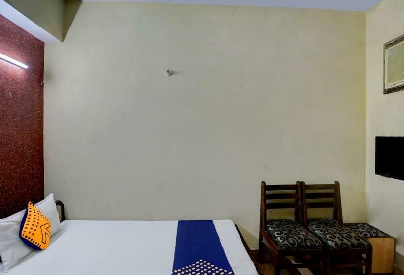Трехместный Номер Классика, Spot On 81542 Hotel Aryavart