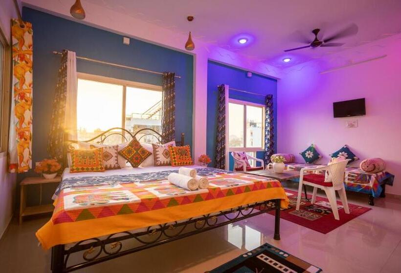 اتاق لوکس خانوادگی, Krishna Stay Guest House