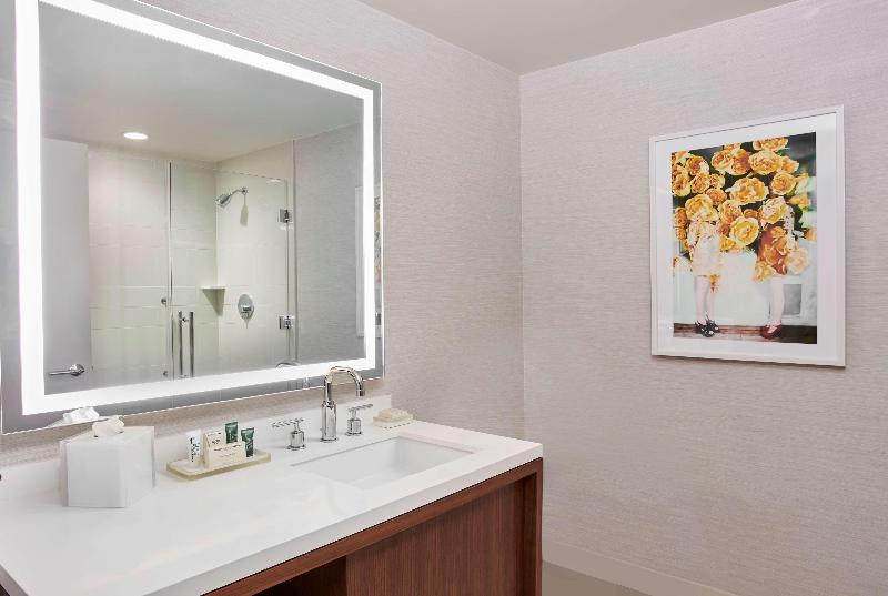 Номер Deluxe, Hilton West Palm Beach