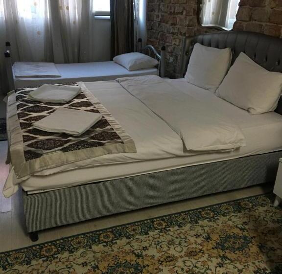 اتاق استاندارد چهار تخته, Istanbul Hotel&guesthouse
