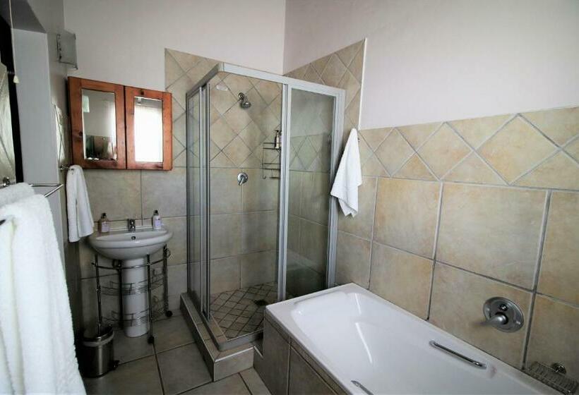 Номер Deluxe Вид на Море с Балконом, Baywatch Guest House