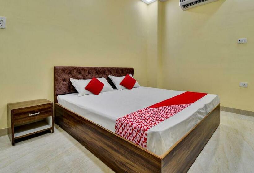 اتاق کلاسیک سه تخته, Oyo Flagship Hotel Prateek