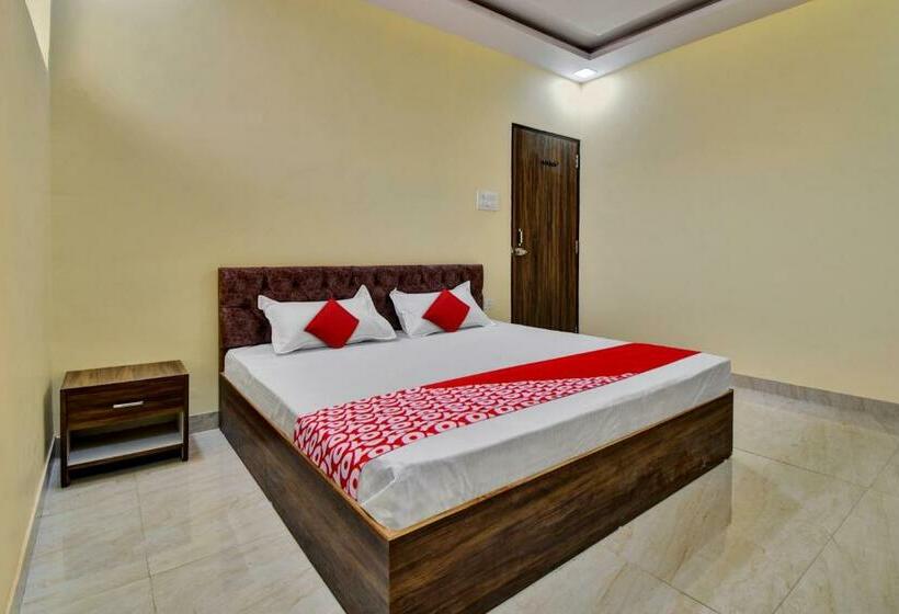 اتاق کلاسیک سه تخته, Oyo Flagship Hotel Prateek