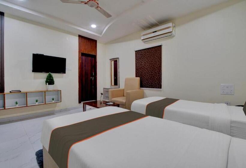 Трехместный Номер Классика, Collection O Hotel Mango Tree