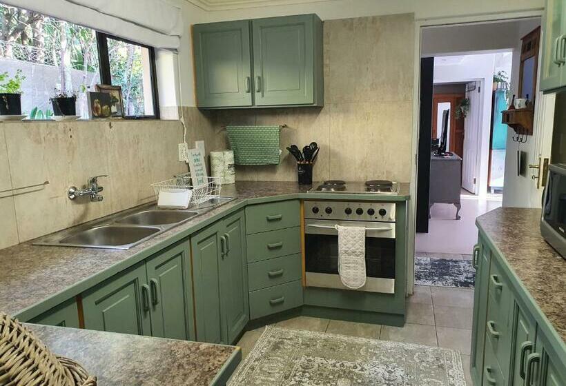 Апартаменты 1 Спальня с Видом, Villa Verona