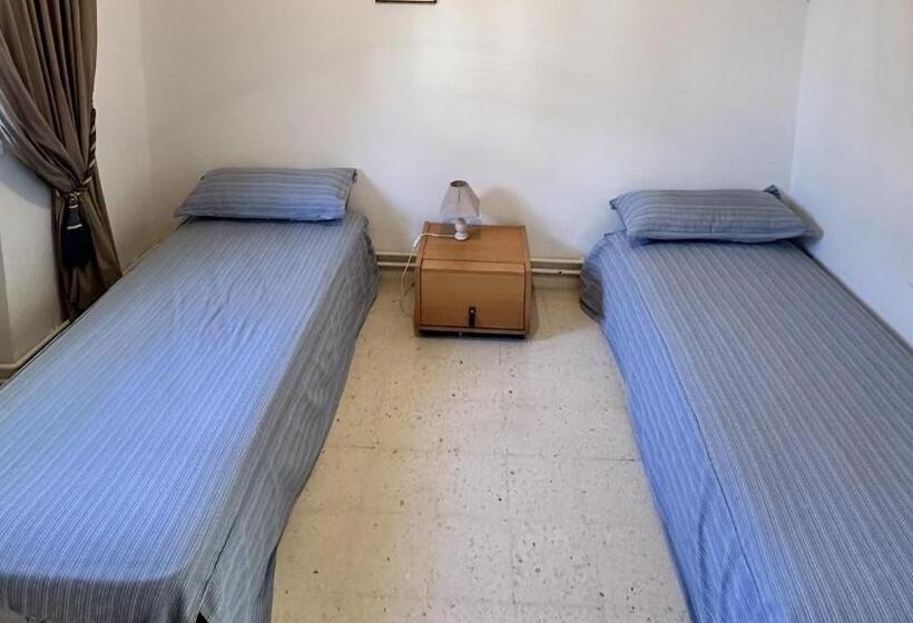 Кровать в Общей Комнате, Blue Beach Hostel