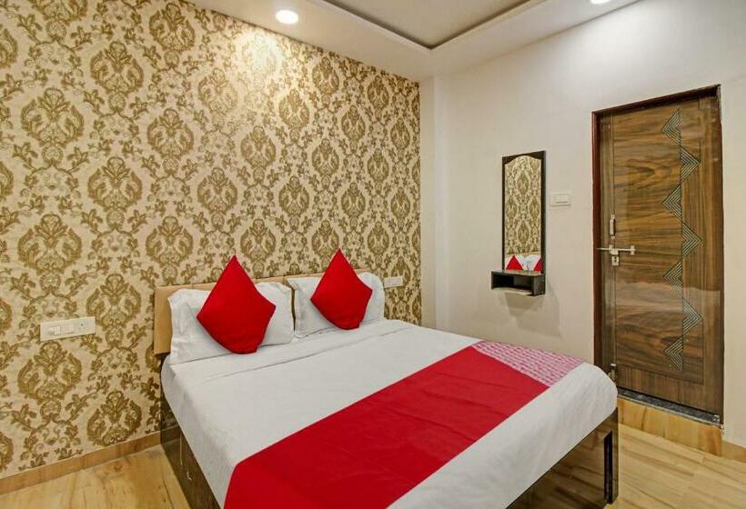 Трехместный Номер Классика, Fabhotel Paramount