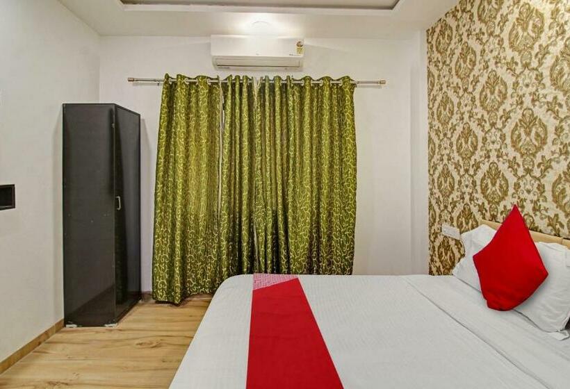 Трехместный Номер Классика, Fabhotel Paramount