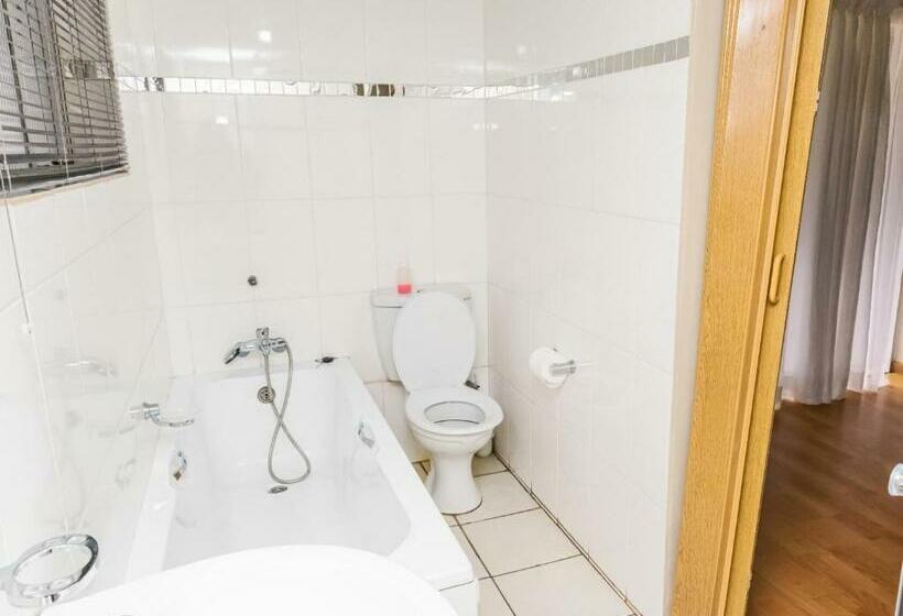 اتاق خانوادگی, 7a Jameson Guesthouse