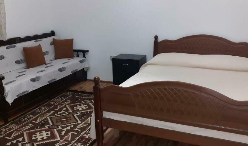 اتاق استاندارد با چشم‌انداز باغ, Your Home