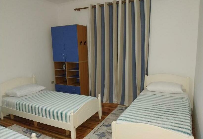 اتاق استاندارد سه نفره, Your Home