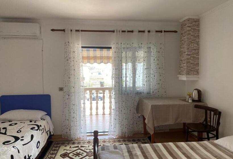 اتاق استاندارد سه تخته با بالکن, Your Home