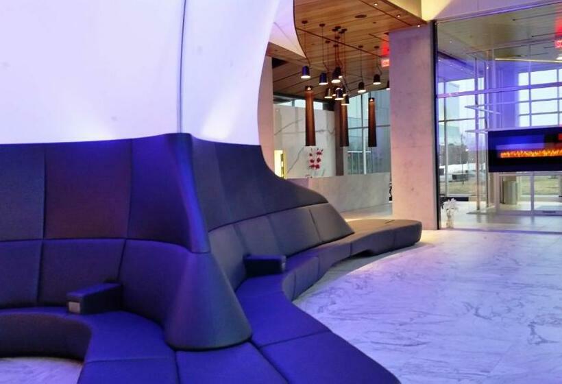 اتاق سوپریور با تخت بزرگ, Grand Times Hotel Drummondville