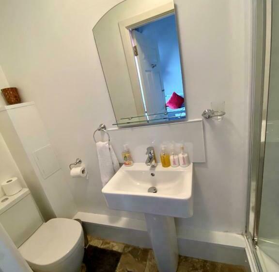 Номер Стандарт, 16 Pilrig Guest House