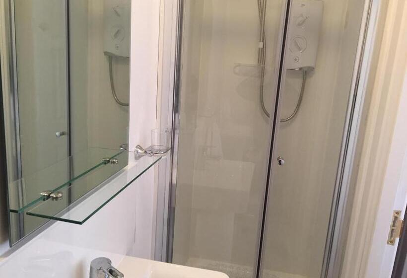 Номер Стандарт, 16 Pilrig Guest House