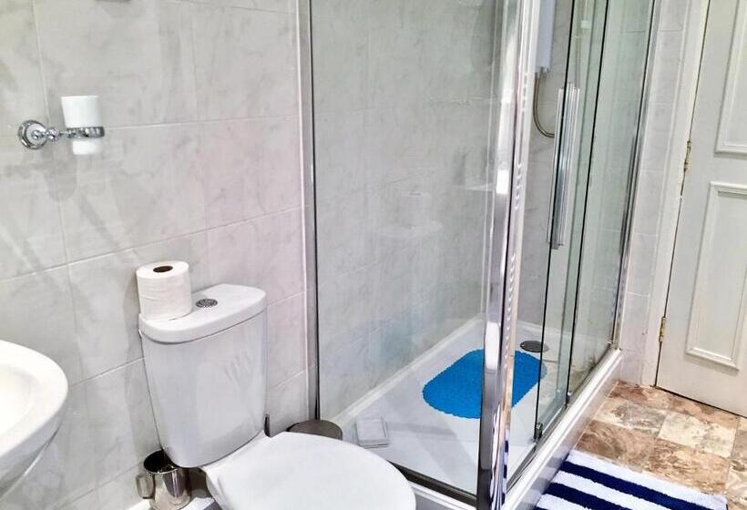 Номер Стандарт, 16 Pilrig Guest House