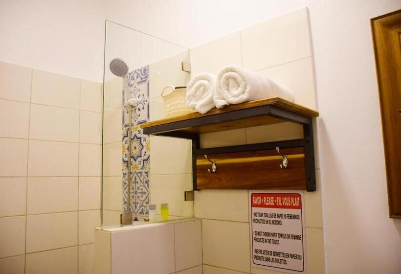 اتاق لوکس, Hostal Marina Samana