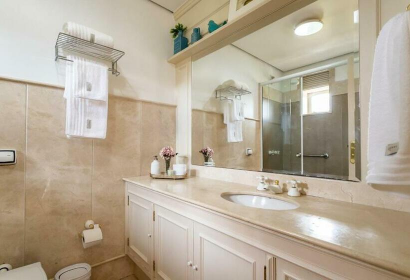Номер Deluxe с Балконом, Natu Hotel Boutique & Spa